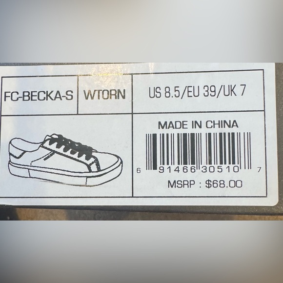 French Connection sneakers with orange detail on the back. Size 8.5, never worn - Picture 4 of 4